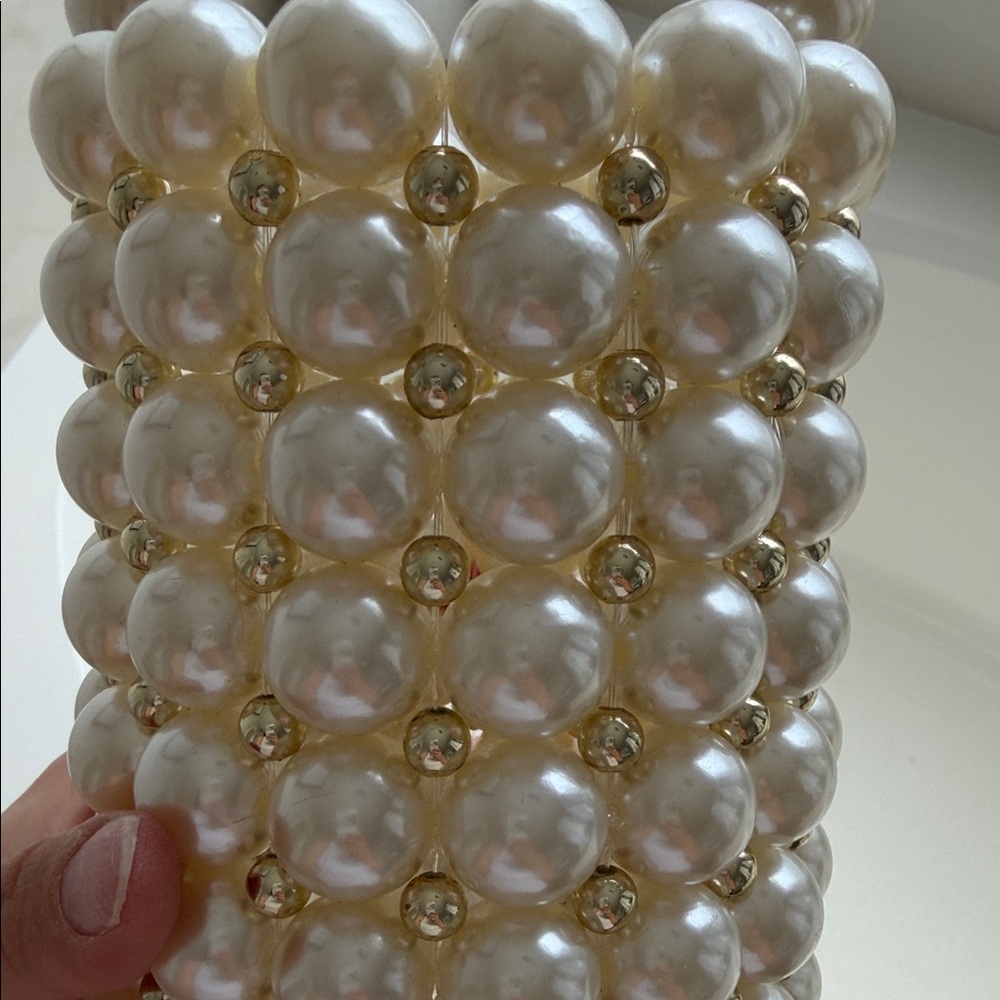 Elegant Pearl Beaded Handbag - Picture 3 of 3